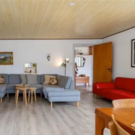 House With Large Garden, Campfire Hut * Højer