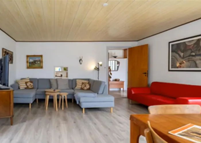 House With Large Garden, Campfire Hut * Højer