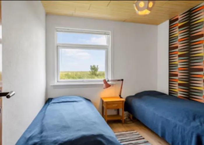 House With Large Garden, Campfire Hut * Højer